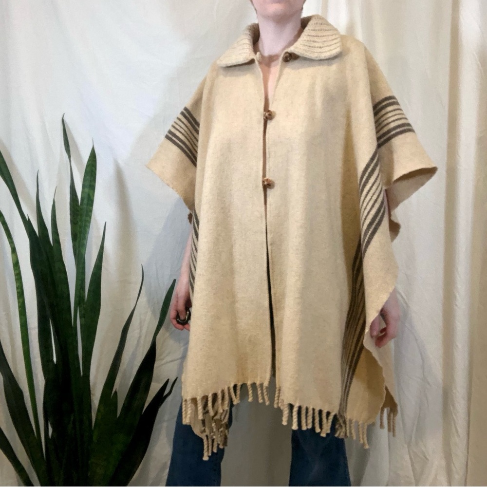Vintage 1970s Blanket Style Oversized Fringe Wool Poncho w/ Collar